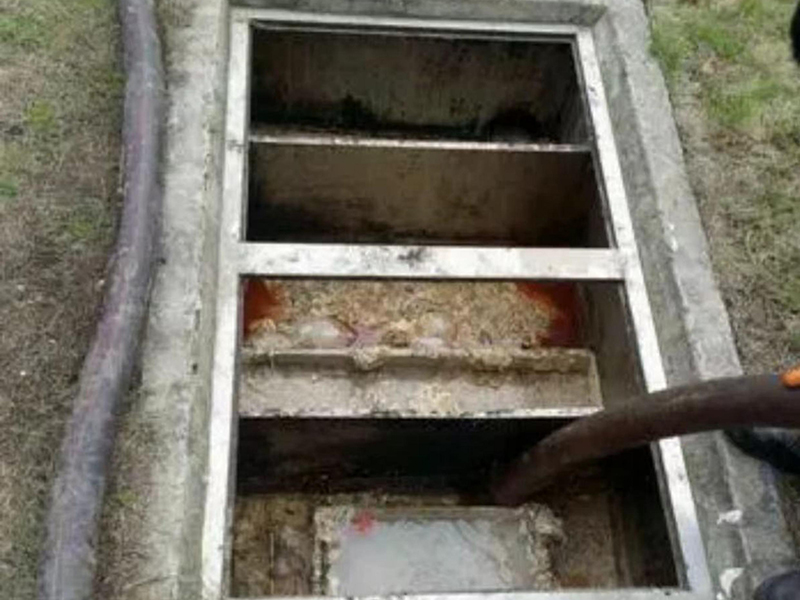 岗巴隔油池清理