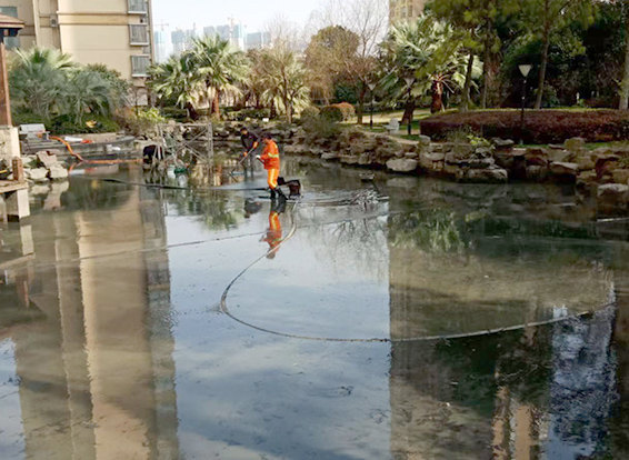 岗巴景观池淤泥清理